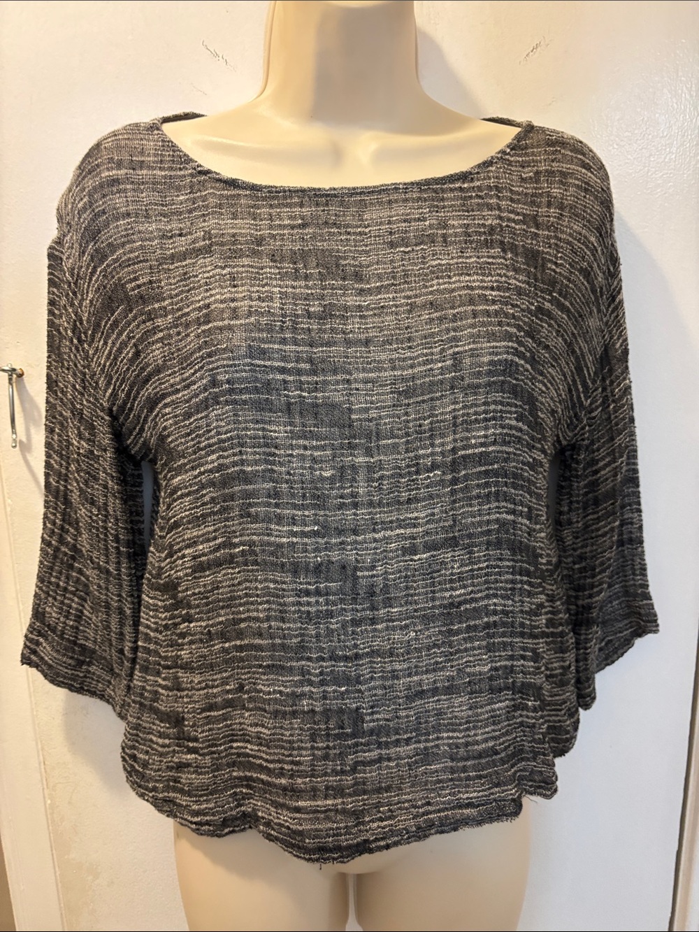 Eileen Fisher Women's Small Gray Linen Textured Knit 3/4 Sleeve Top 26-474